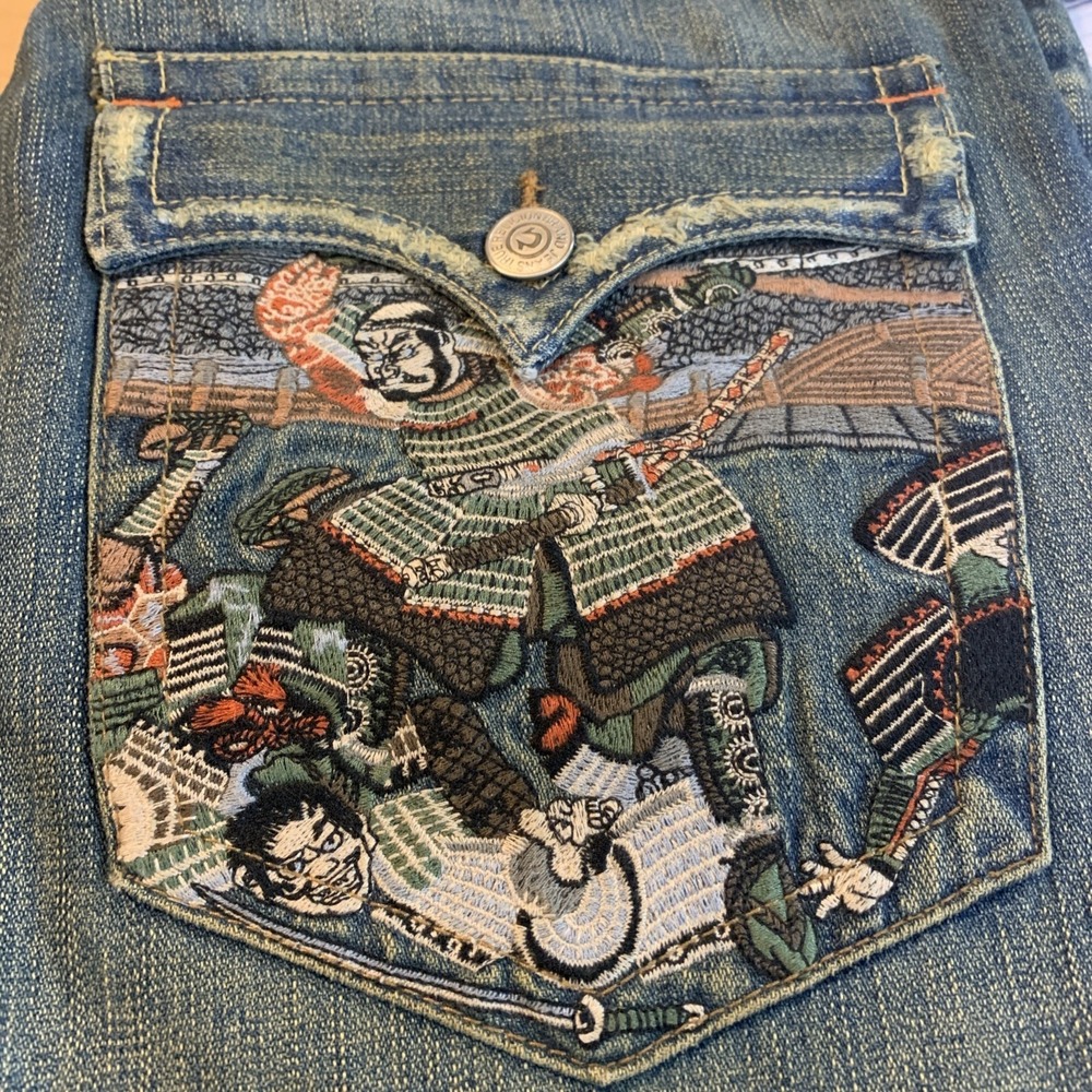 VTG True Religion‎ SAMURAI Full Graphic Embroidered Flap Pocket Y2K Bootcut